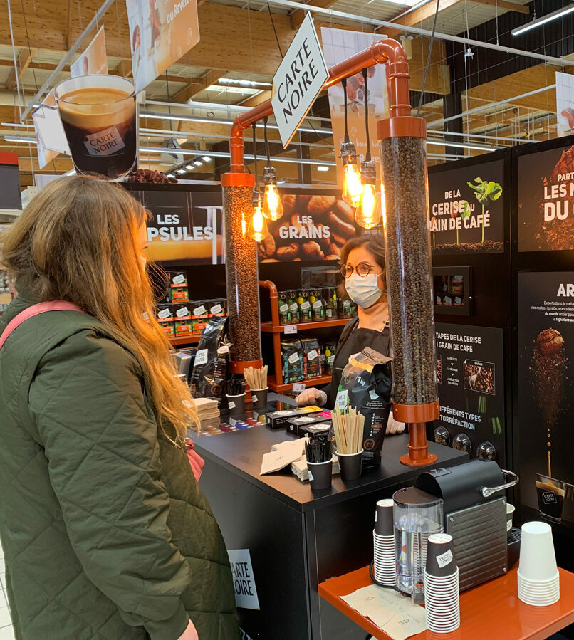 Barista café sur le dispositif d'activation