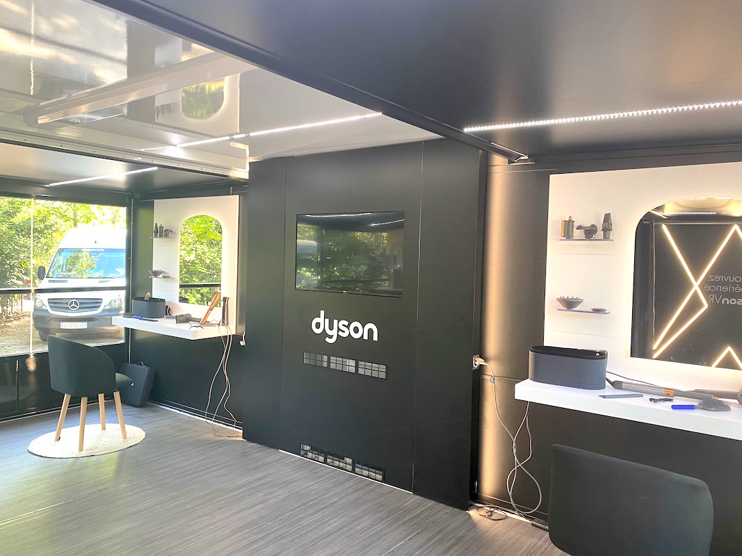 Dispositif aménagé pour tournée terrain b2b Dyson