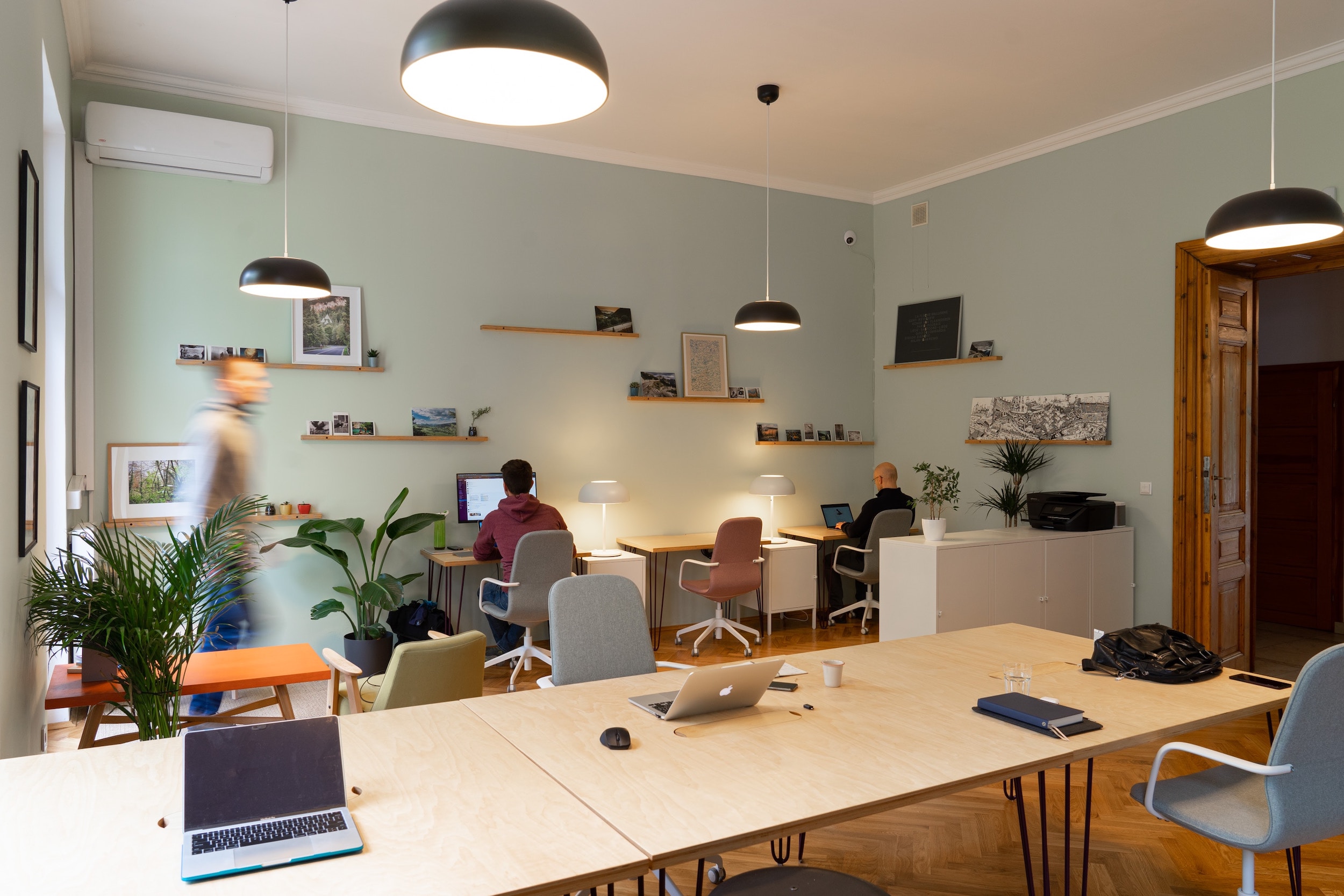 idée stratégie marketing : sampling confié en espace de coworking