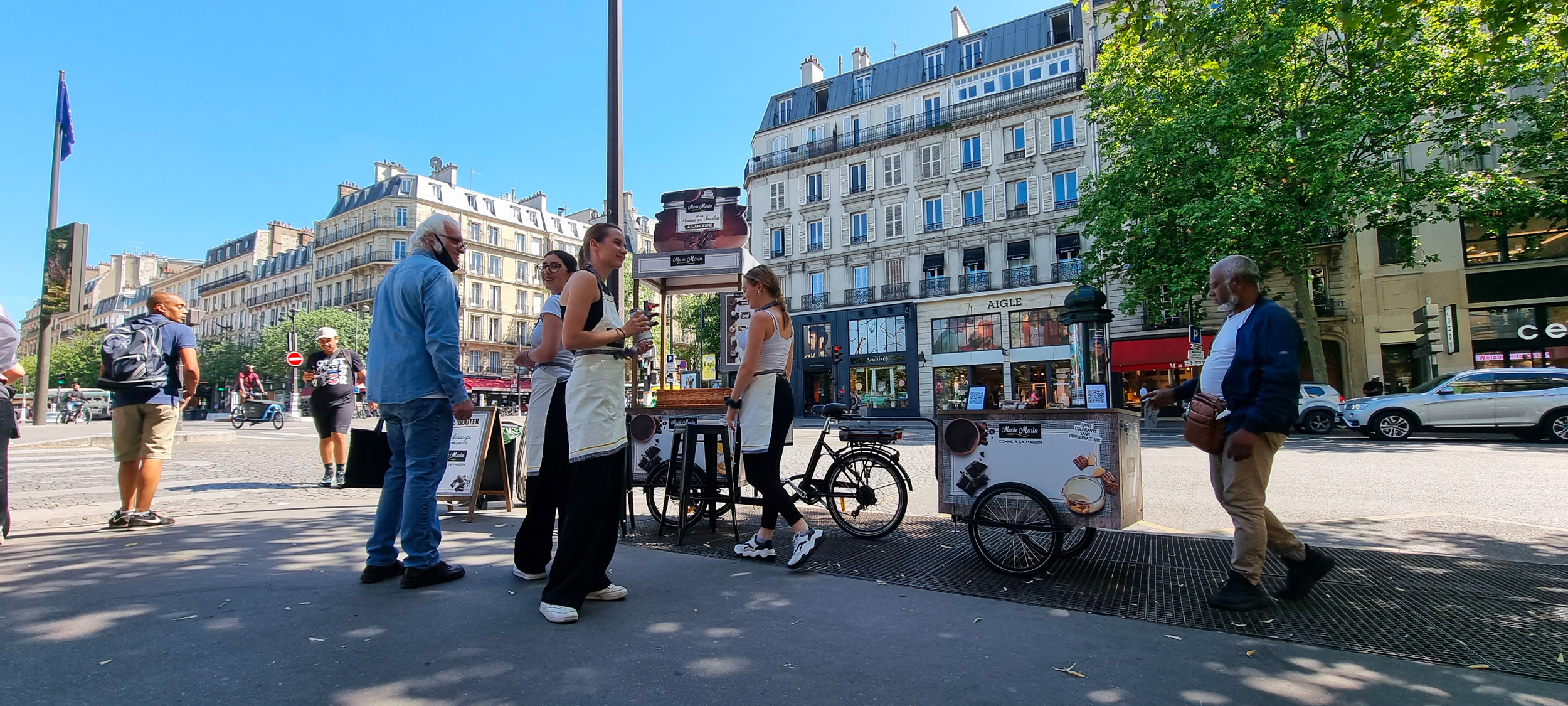 Tournée triporteur en street marketing Marie Morin