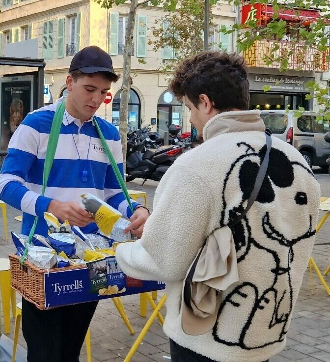 Échantillonnage produits en street marketing