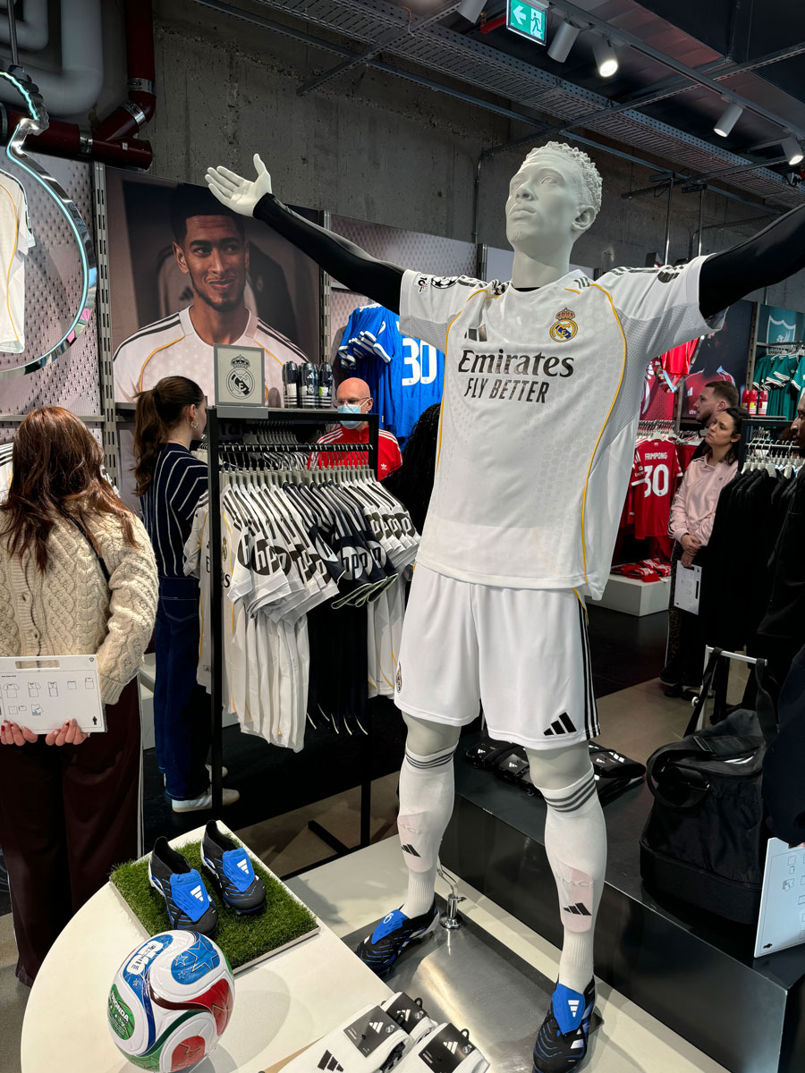 adidas Visual Merchandising